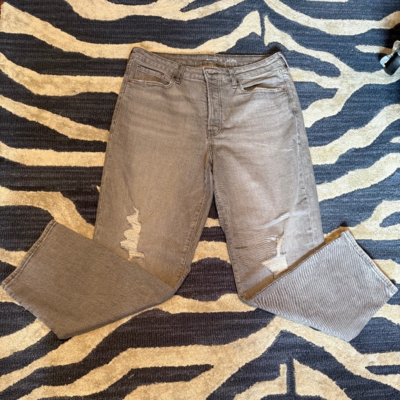 *NWOT* Old Navy High-Rise O.G. Loose. Distressed. Size 14. Button Fly. Grey. - Picture 1 of 8